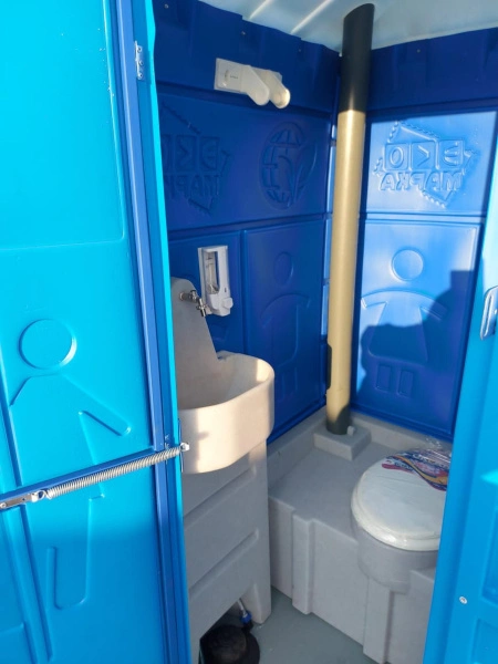 Туалетная кабина «ЛЮКС СТАНДАРТ МД» с пластиковым поддоном 