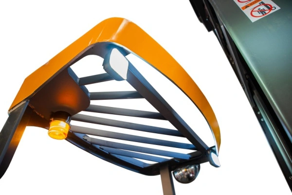 Ричтрак электрический с кабиной TOR 2,0 т 6,2 м CQD20-D